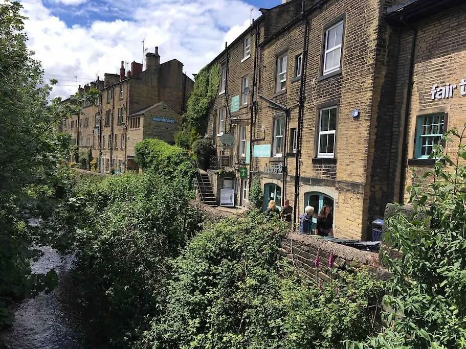 Malkin Wood Studio - 15 Min Walk To Holmfirth Centre 0*,  United Kingdom